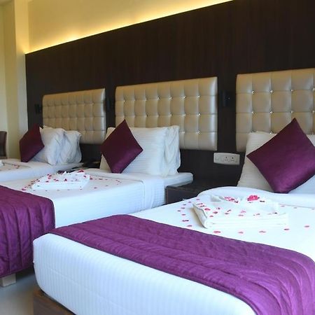 Hotel Sr Tiruchendur Tiruchchendūr Exteriér fotografie