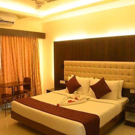 Hotel Sr Tiruchendur Tiruchchendūr Exteriér fotografie