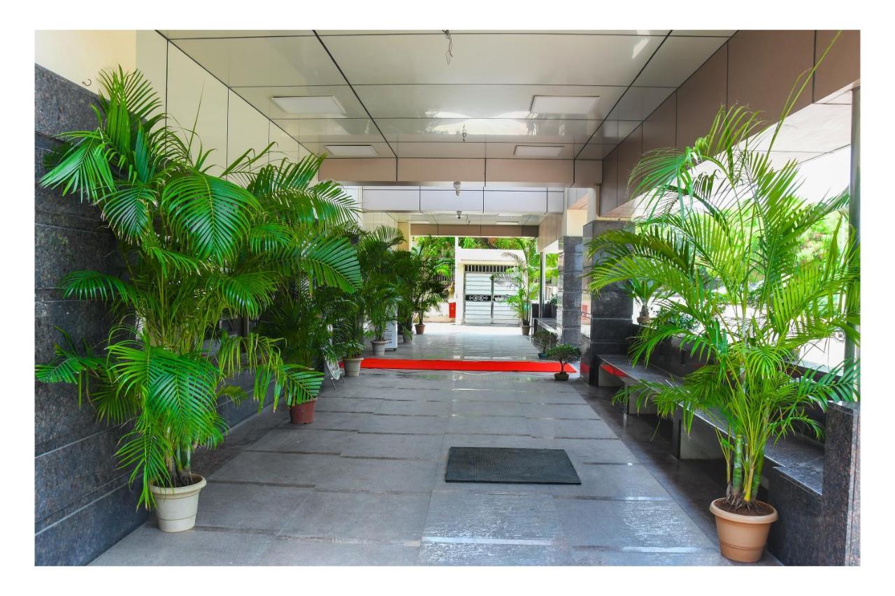 Hotel Sr Tiruchendur Tiruchchendūr Exteriér fotografie