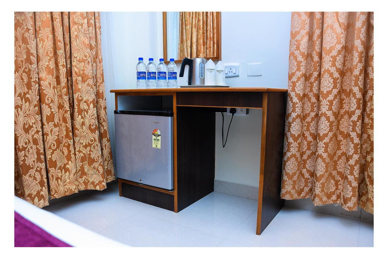 Hotel Sr Tiruchendur Tiruchchendūr Exteriér fotografie