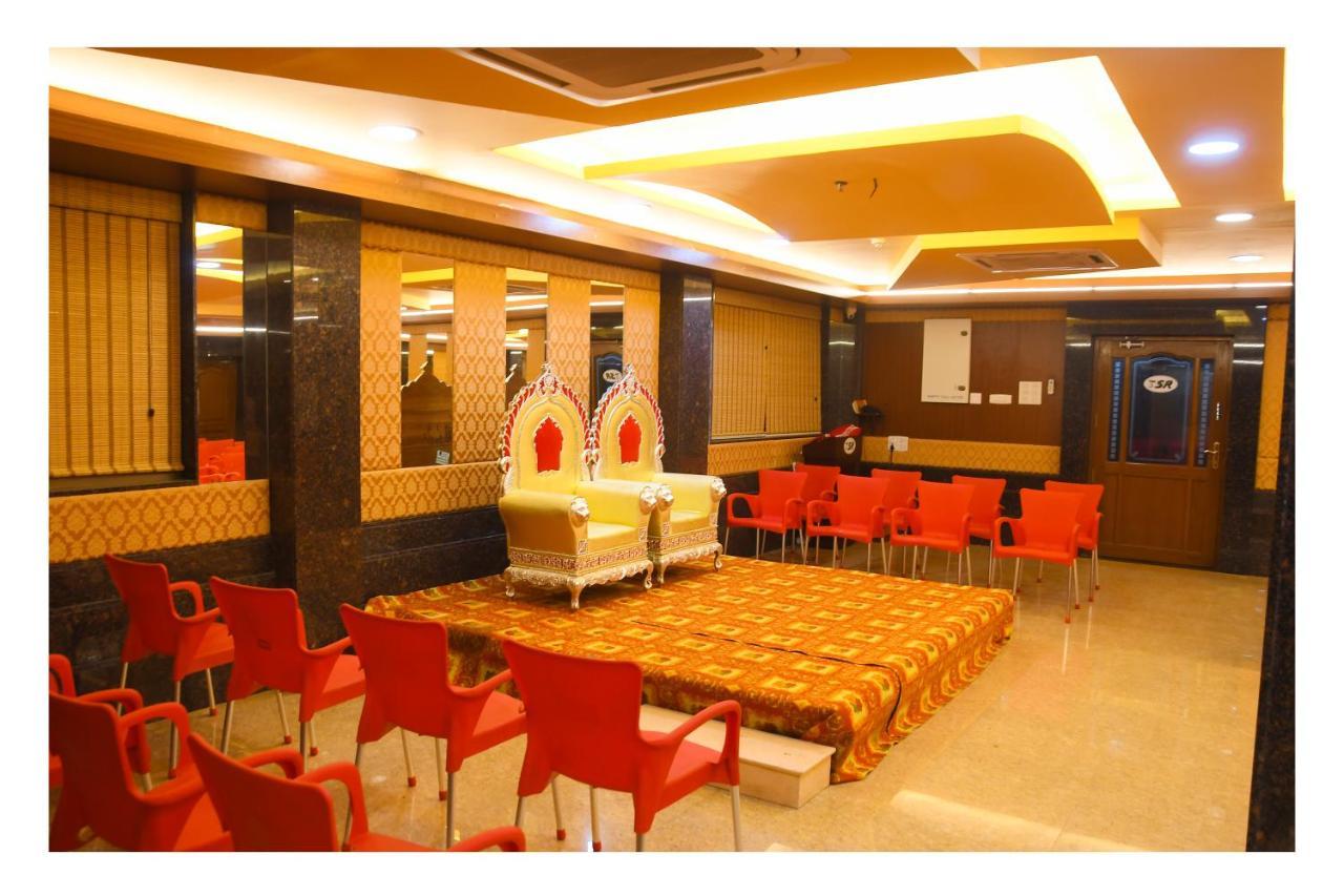 Hotel Sr Tiruchendur Tiruchchendūr Exteriér fotografie