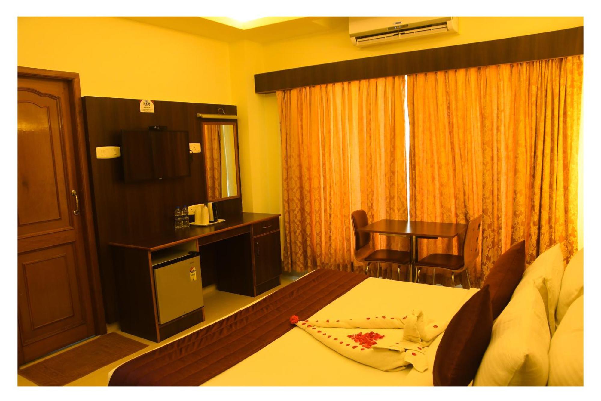 Hotel Sr Tiruchendur Tiruchchendūr Exteriér fotografie